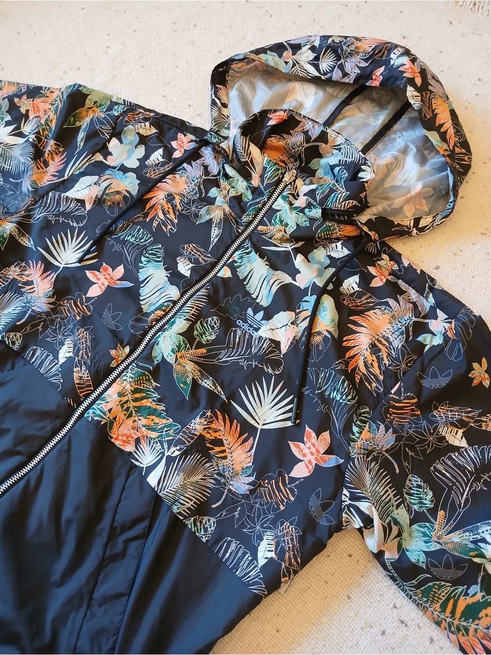 Adidas Originals Women’s S Floral Tropical Hooded Windbreaker Jacket